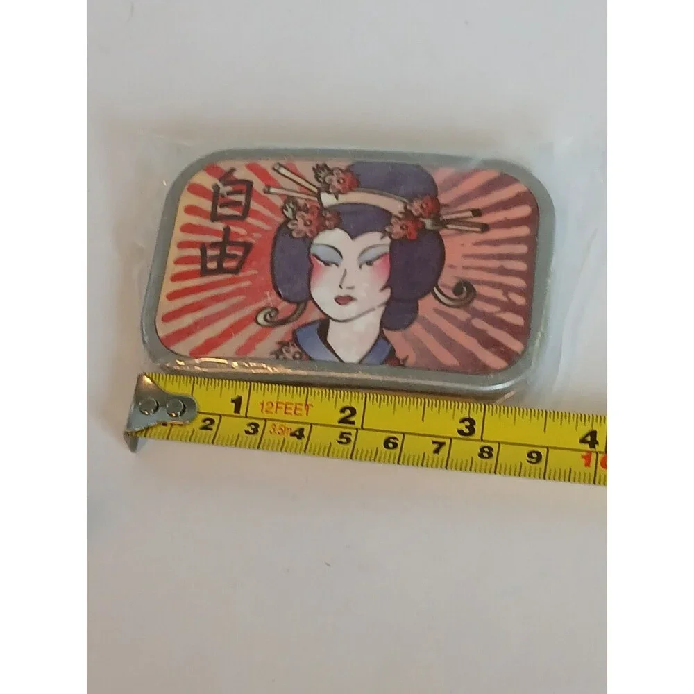 Geisha silver tone belt buckle retro Japanese graphic Kanji text red sunburst